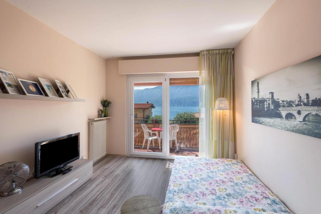 Lake View With Aircon - 5 Minutes From The Beach! Brenzone sul Garda Luaran gambar