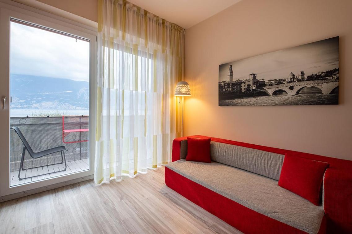 Lake View With Aircon - 5 Minutes From The Beach! Brenzone sul Garda Luaran gambar