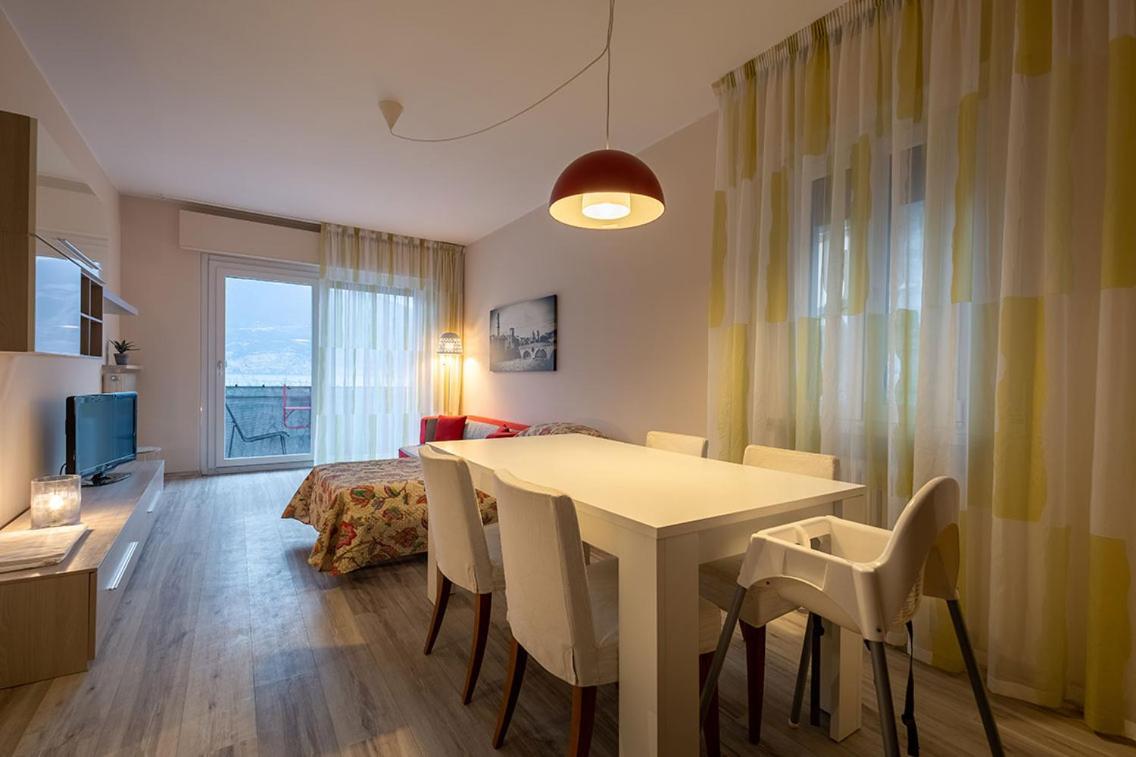 Lake View With Aircon - 5 Minutes From The Beach! Brenzone sul Garda Luaran gambar