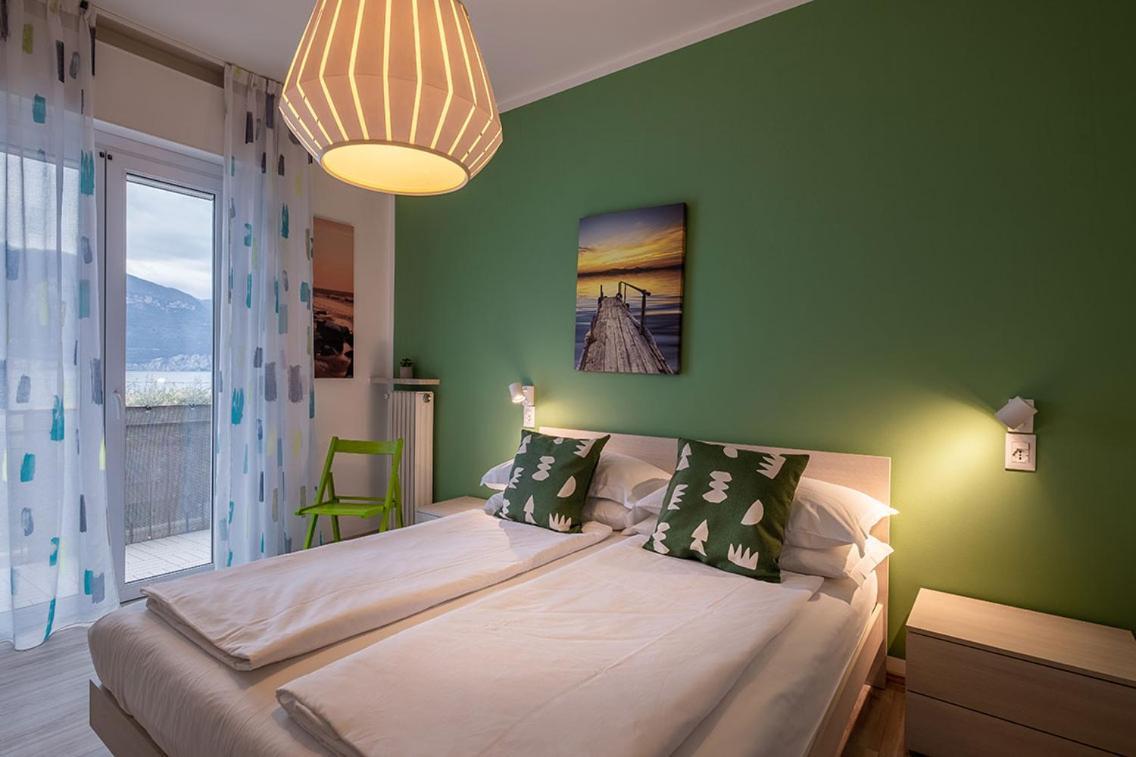 Lake View With Aircon - 5 Minutes From The Beach! Brenzone sul Garda Luaran gambar