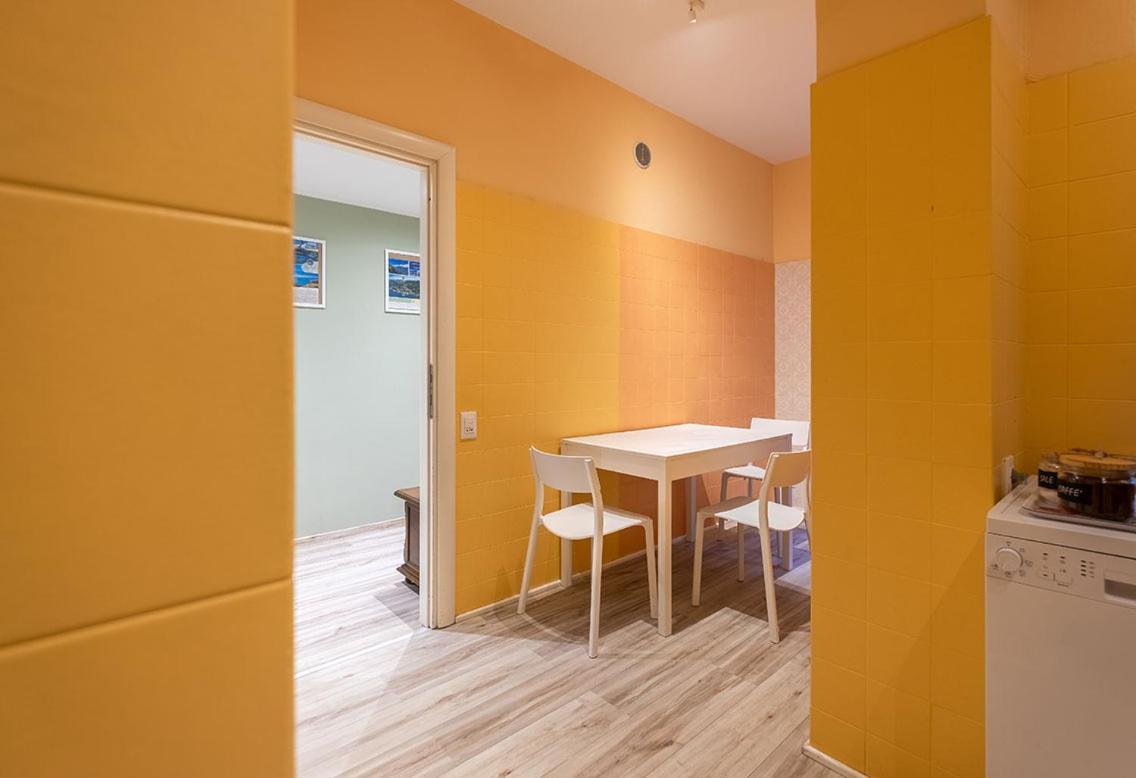 Lake View With Aircon - 5 Minutes From The Beach! Brenzone sul Garda Luaran gambar