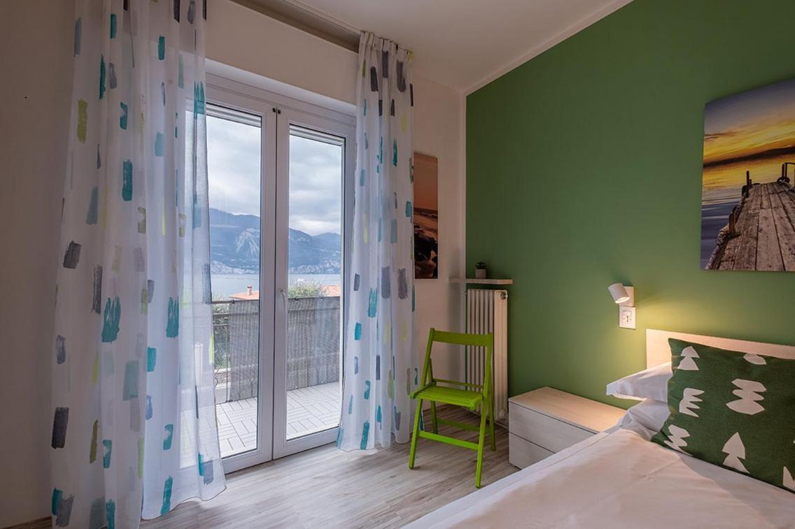 Lake View With Aircon - 5 Minutes From The Beach! Brenzone sul Garda Luaran gambar