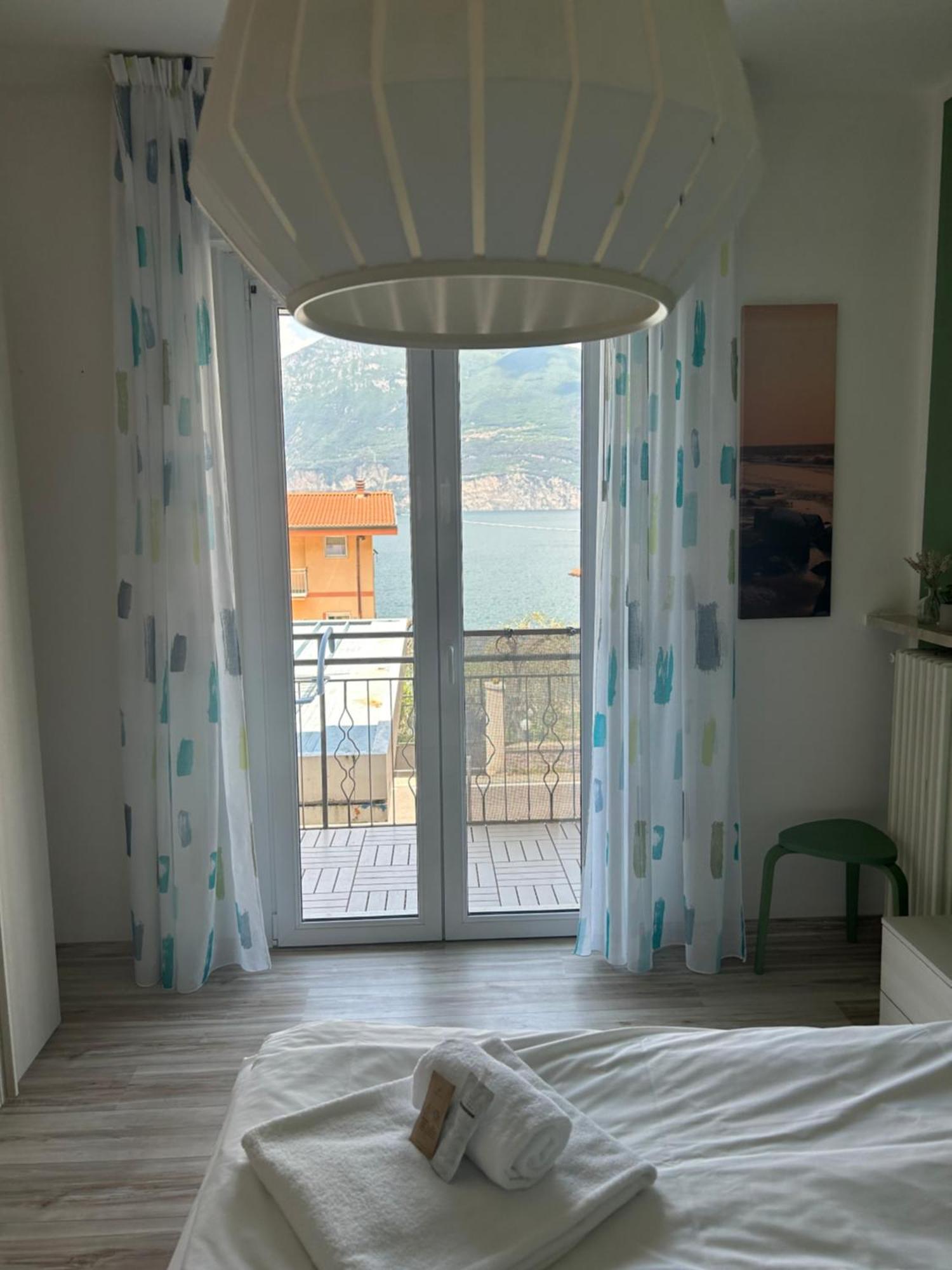 Lake View With Aircon - 5 Minutes From The Beach! Brenzone sul Garda Luaran gambar
