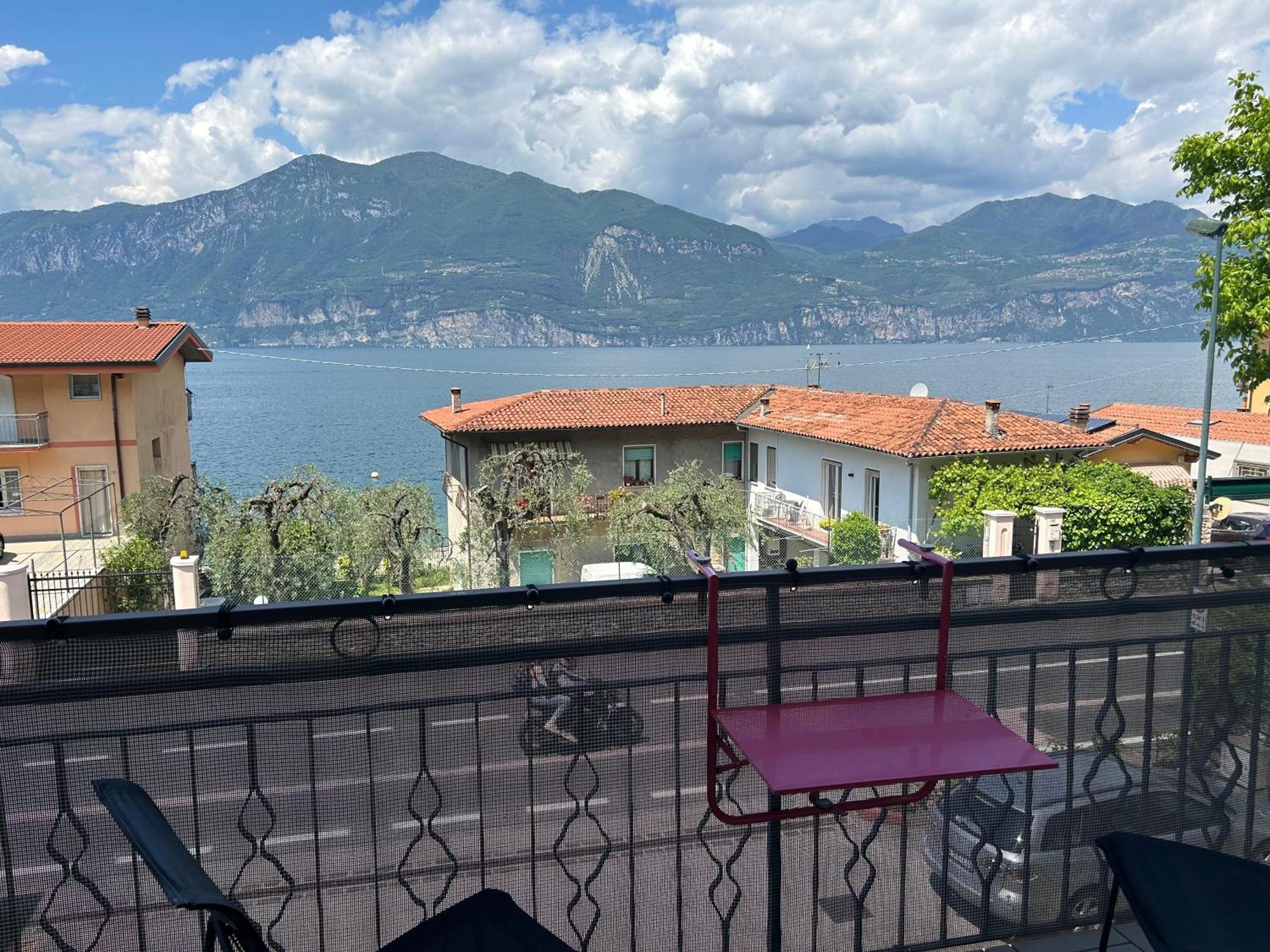 Lake View With Aircon - 5 Minutes From The Beach! Brenzone sul Garda Luaran gambar